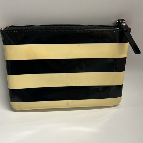 Kate Spade Patent Stripe Black Cream Zip Clutch Bag - Picture 2 of 7